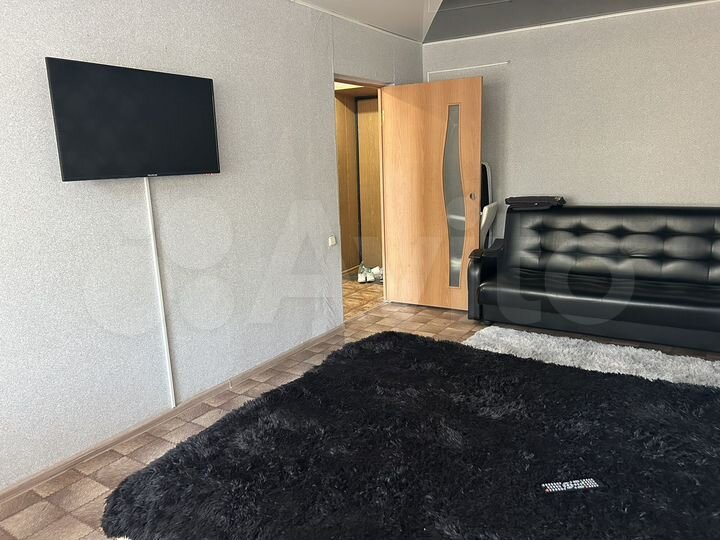 2-к. квартира, 50 м², 1/9 эт.