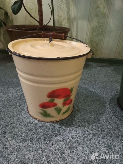 Эмалированное ведро