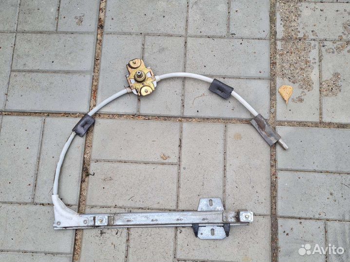 Стеклоподъемник задний левый Skoda Felicia