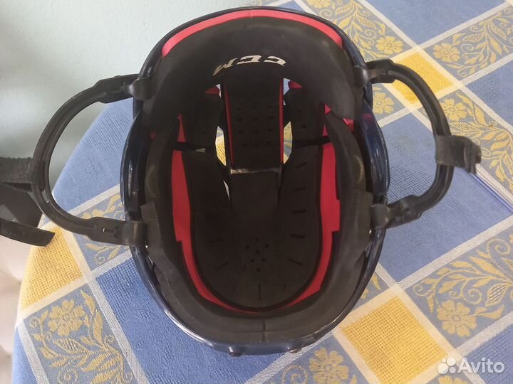 Продам детский хоккейный шлем ссм