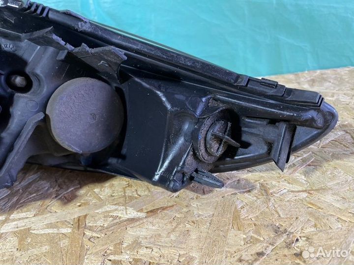 Фара галогеновая передняя правая Renault Megan Iii