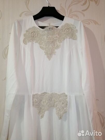 Платье на никах