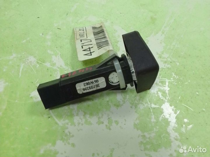 Кнопка аварийной сигнализации Volvo XC70 SZ59 D524