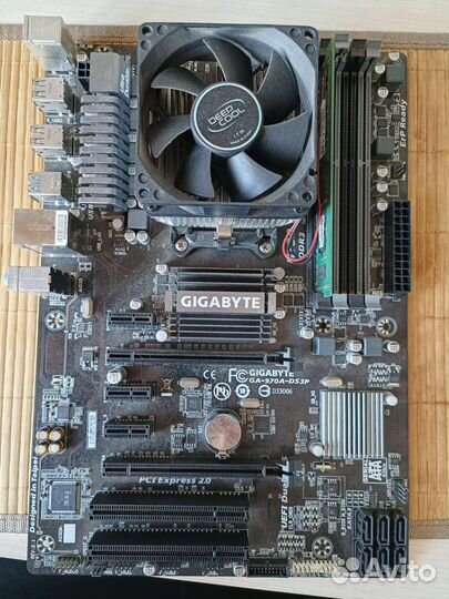 Материнская плата с процессом и памятью