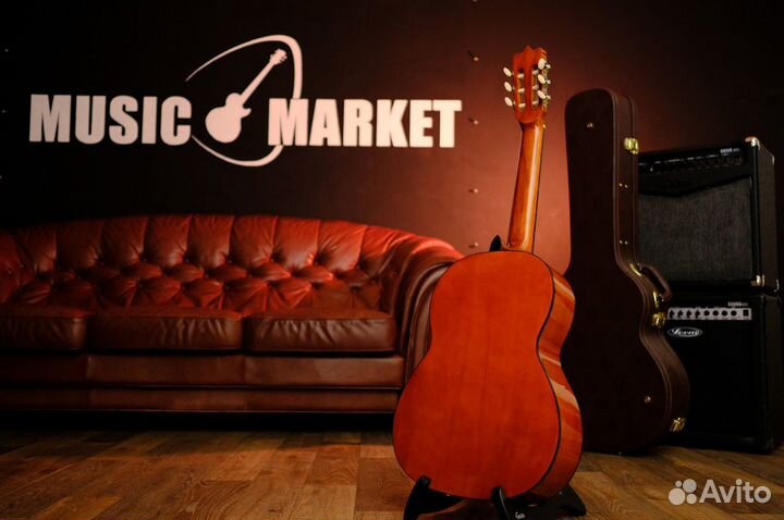 Классическая гитара Martinez 4/4 (Комплект)