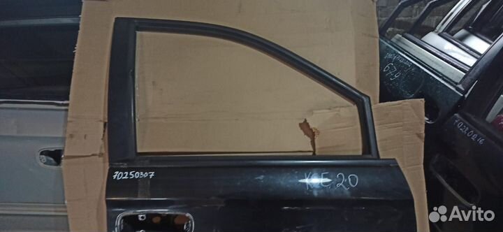 Дверь правая передняя Chrysler Town & Country 4