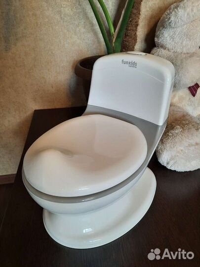 Горшок детский в форме унитаза