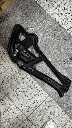 Стеклоподъемник двери передний левый Mercedes Spri