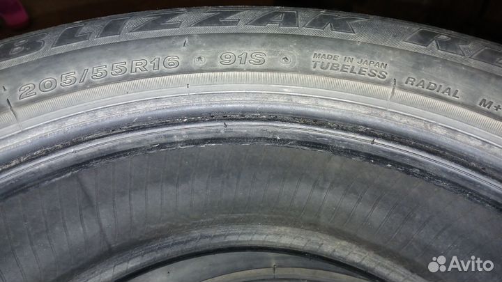 Bridgestone Blizzak Revo GZ 205/55 R16