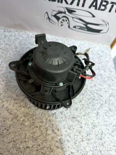 Моторчик печки Opel Insignia седан 2.0 A20NFT 2012