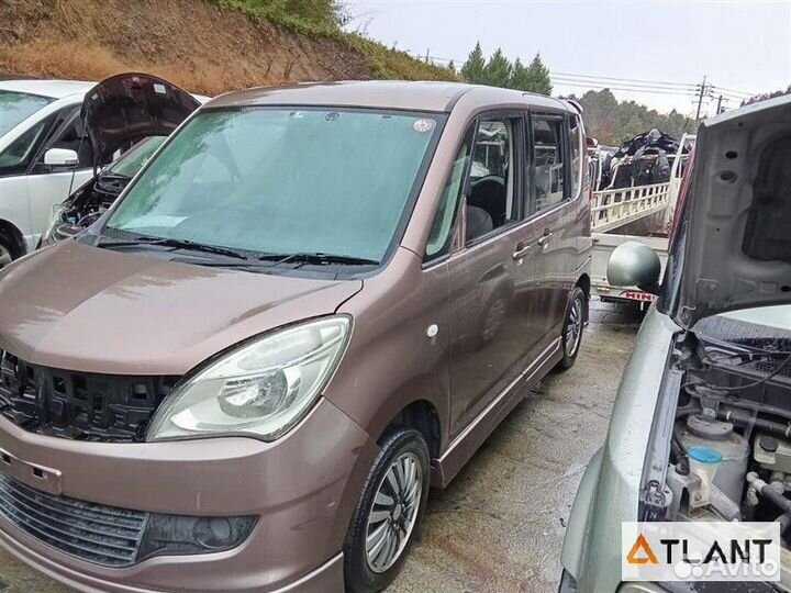 Крепление бампера задняя правая mitsubishi delica