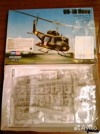 Сборная Модель вертолета UH-1B Huey Hobby Boss