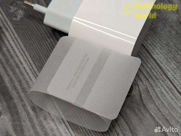 Оригинальный блок iPhone 20 w
