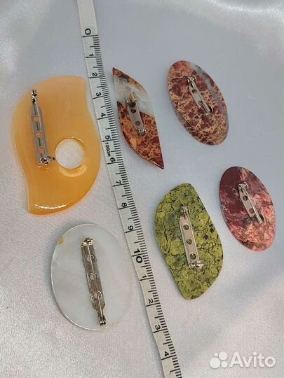 Броши яшма,змеевик,селенит