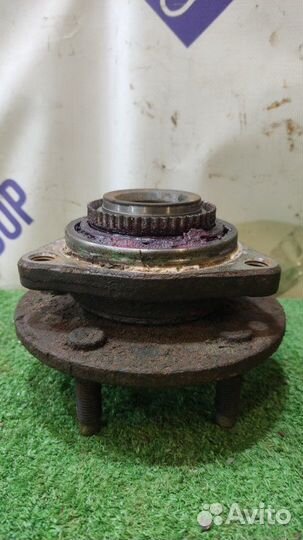 Ступица передняя левая Cadillac Sts седан LH2 4.6