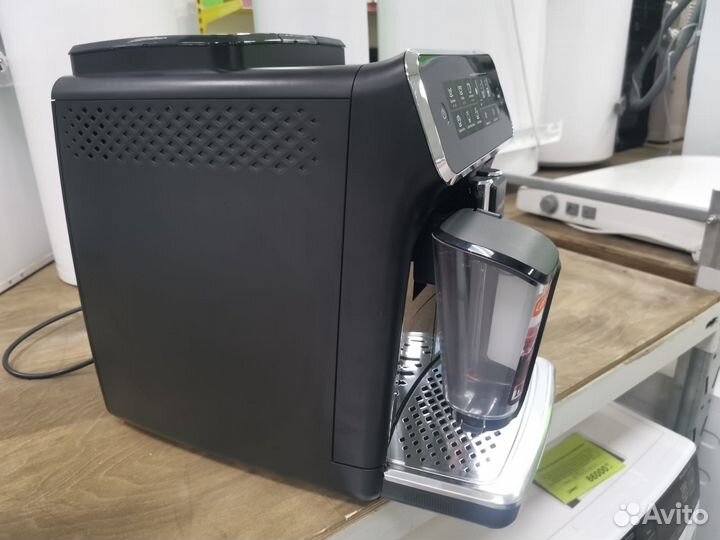 Кофемашина Philips EP3241 Series 3200 LatteGo