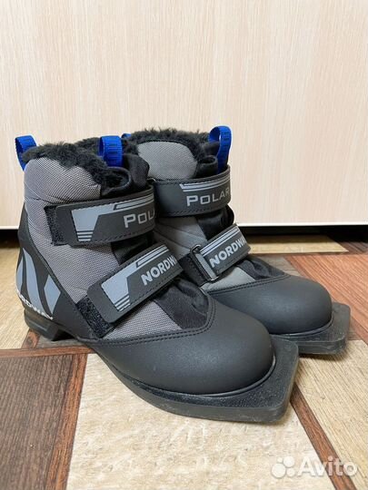 Лыжные ботинки