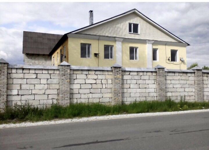 Дом 917 м² на участке 32 сот.