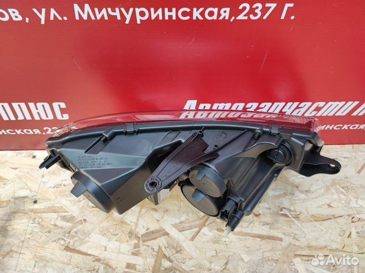 Фара передняя левая Renault Sandero Stepway 2