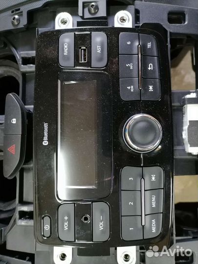 Штатная автомагнитола Ларгус. Рено