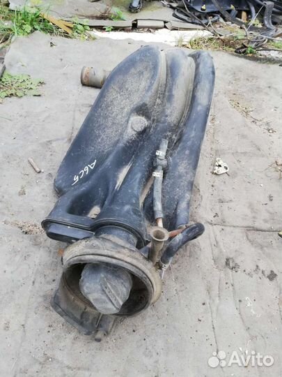 Заливная горловина бензобака Ауди А6 С5