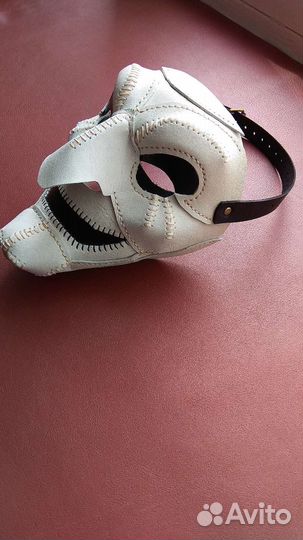 Маска из натуральной кожи