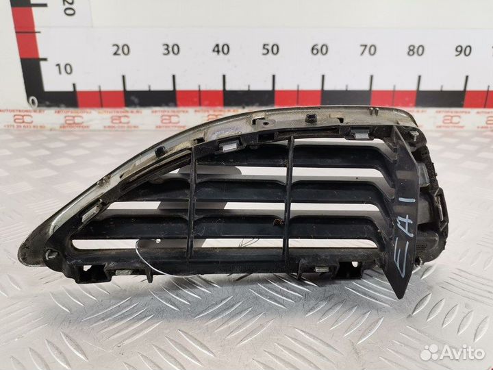 Решетка радиатора для Renault Megane 1 7700428964