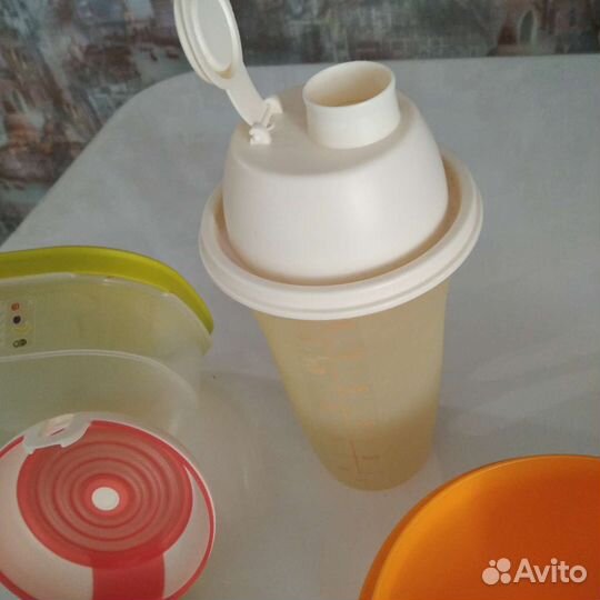 Кухонные контейнеры и ланч боксы Tupperware