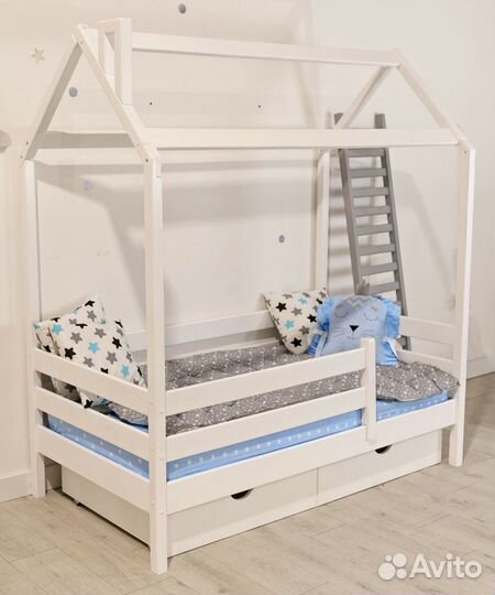 Детская односпальная кровать домик