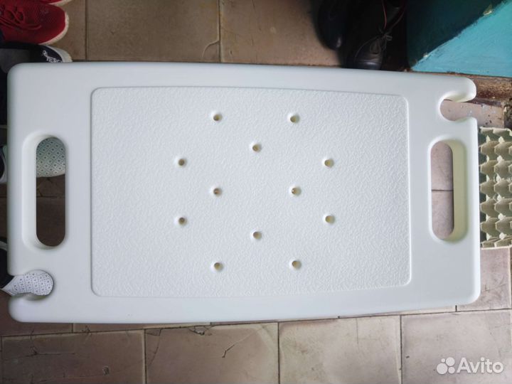 Табурет для ванной