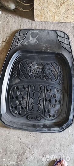 Автомобильные коврики резиновые