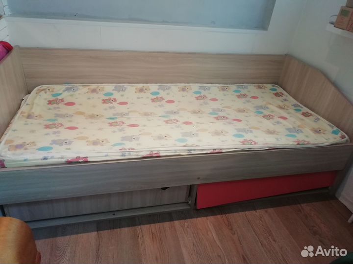 Детская кровать с матрасом