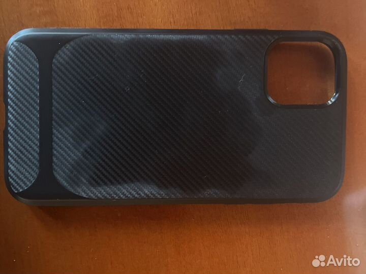 Чехлы на iPhone 11