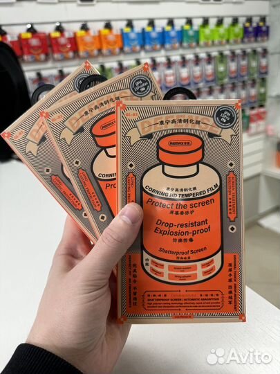 Стекла Remax и чехлы с анимацие и MagSafe