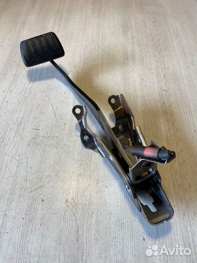 Педаль тормоза Toyota Corolla 180 1zrfe 2013