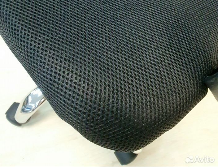 Кресло офисное сетка черная