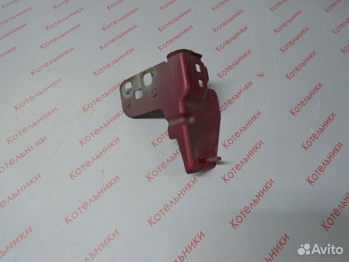 Nissan 62293-AU330 Кронштейн левый