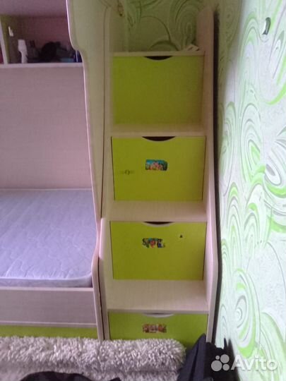 Кровать двухъярусная