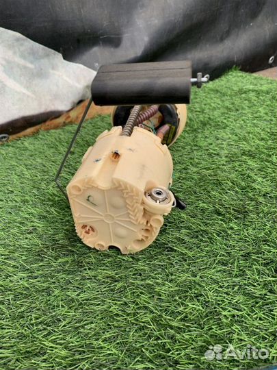 Бензонасос Suzuki Escudo TDA4W TDB4W J24B N32A