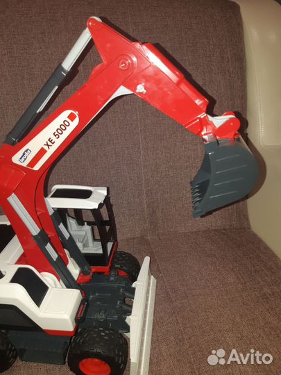 Экскаватор bruder xe 5000