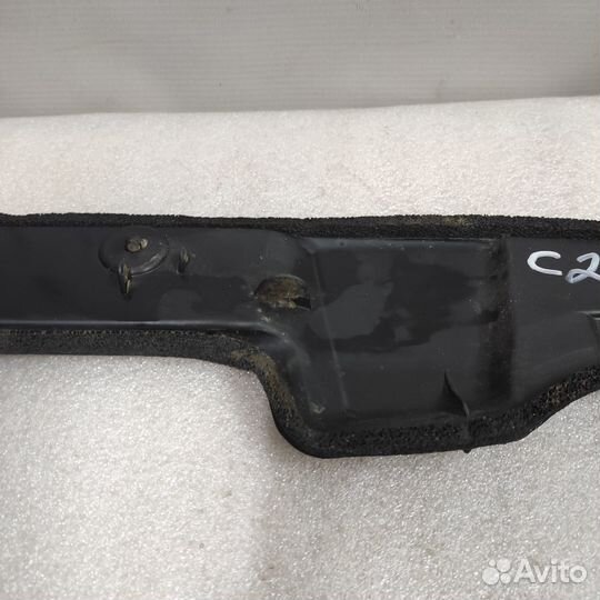 Пыльник переднего правого крыла Toyota Auris E150