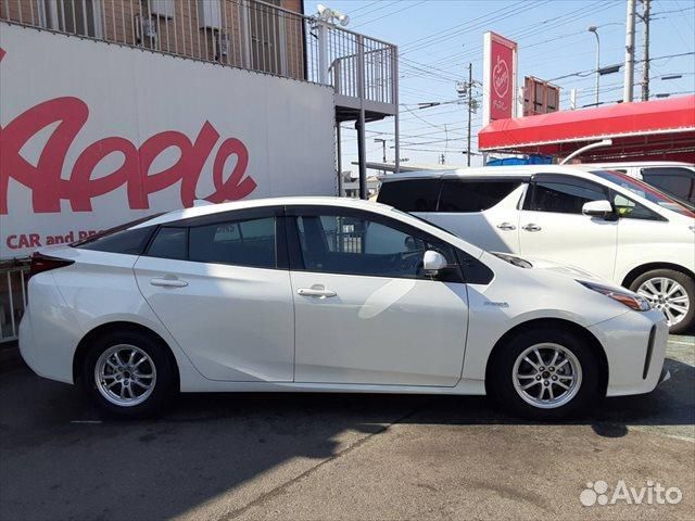 Toyota Prius 1.8 AT, 2019, 49 000 км