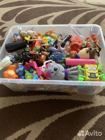 Контейнер игрушек из киндера