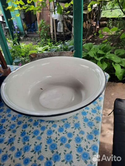 Эмалированный таз