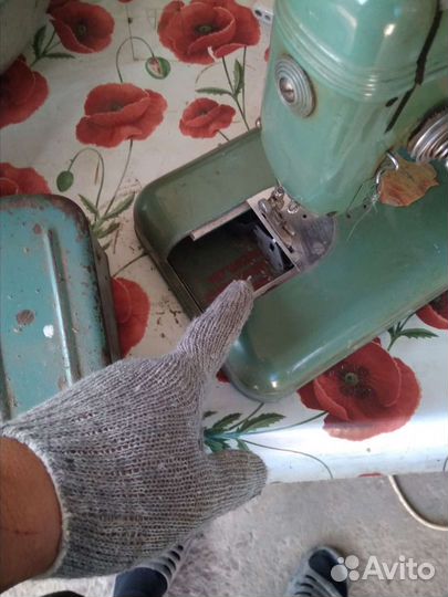 Швейная машина Волга