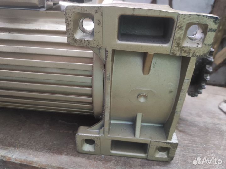 Электродвигатель CH28-SM