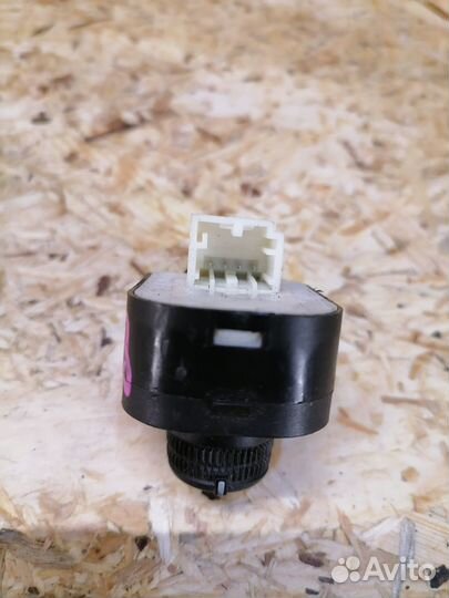 Кнопка регулировки зеркал Audi A4 B8