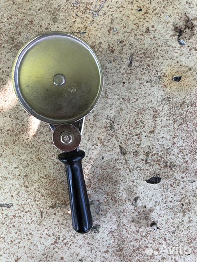 Закаточная машинка для жестяных банок