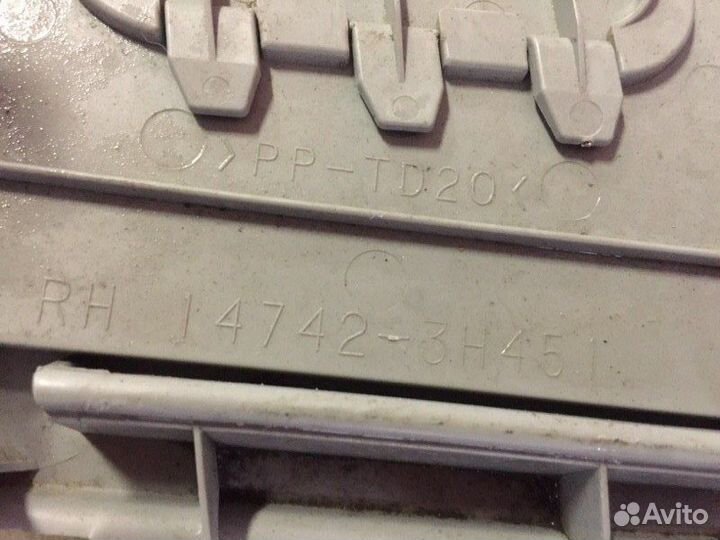 Обшивка стойки правая Mitsubishi Outlander Xl CW