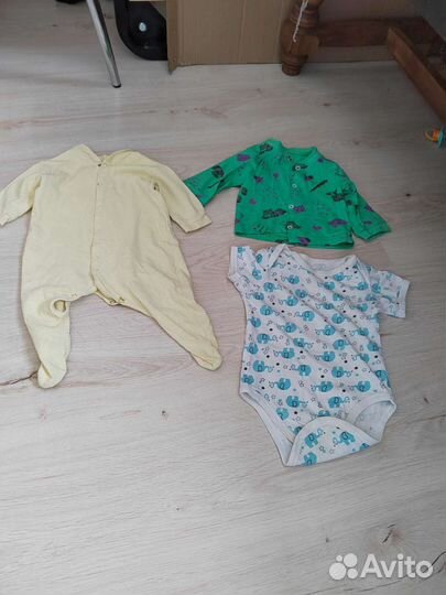 Продам детские вещи